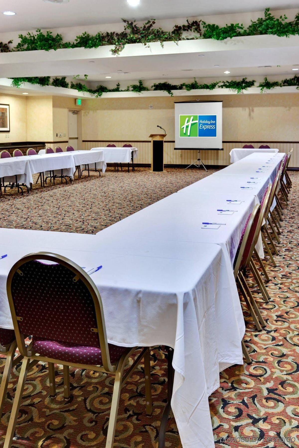 Holiday Inn Express & Suites Beaumont - Oak Valley By Ihg Zewnętrze zdjęcie